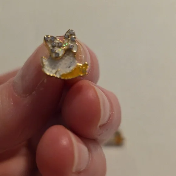 Baublebar Disney Donald and Daisy Bride/Groom Earrings - Picture 2 of 4